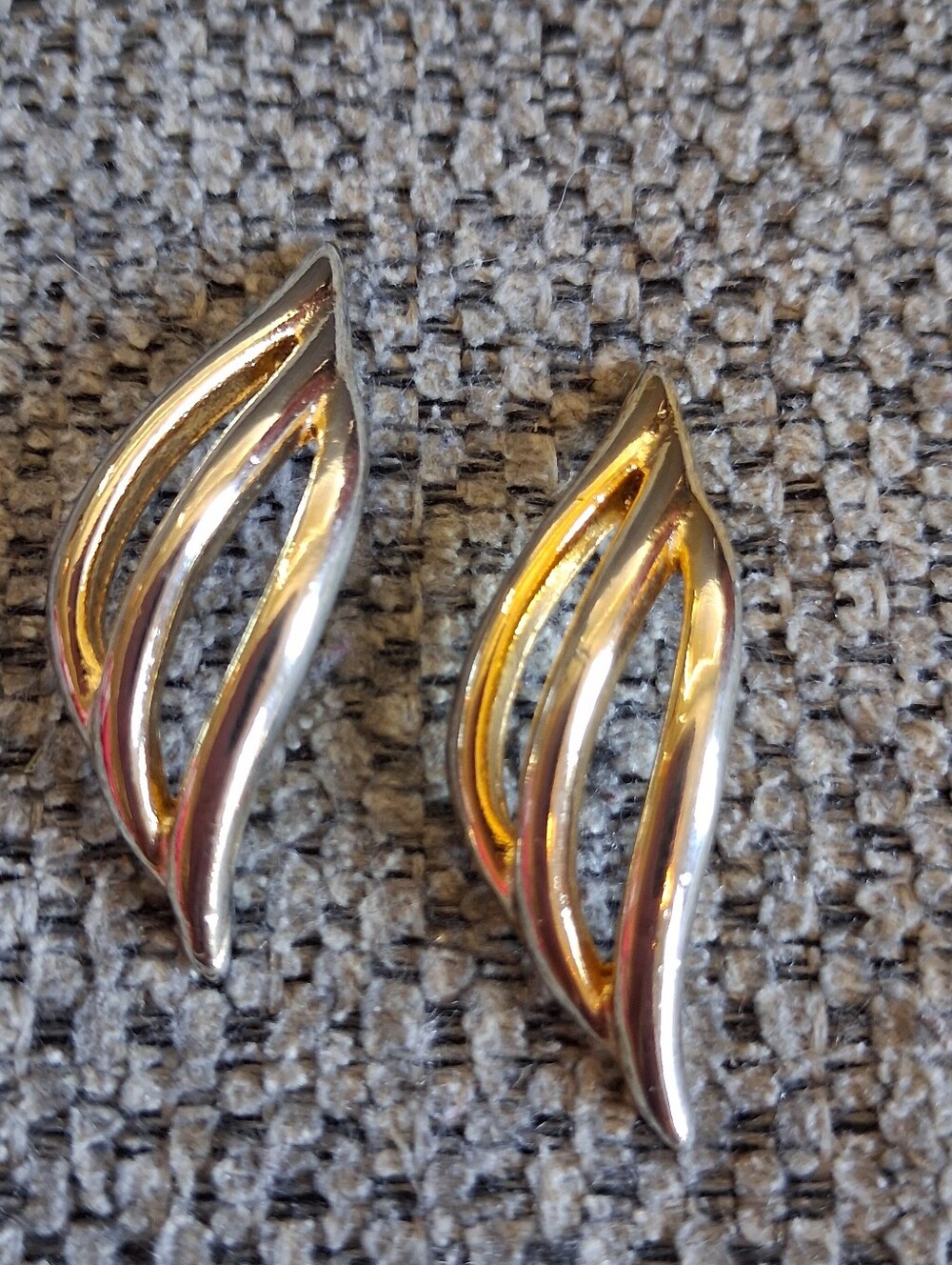 Women’s Gold Tone Double-Leaf Earrings